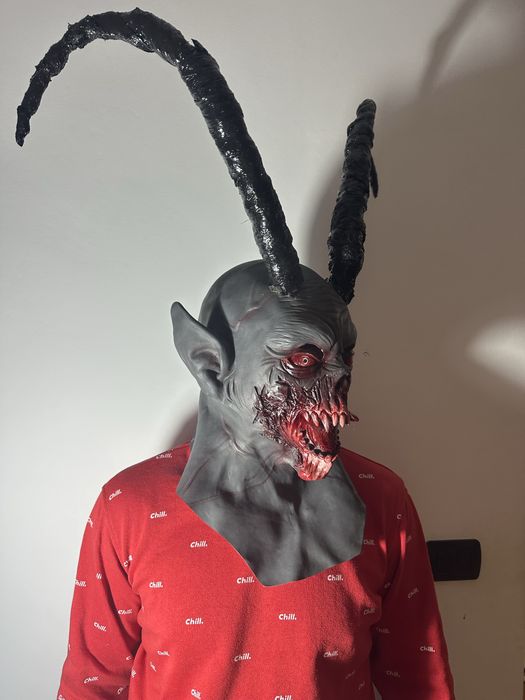Vand masca krampus / anul nou