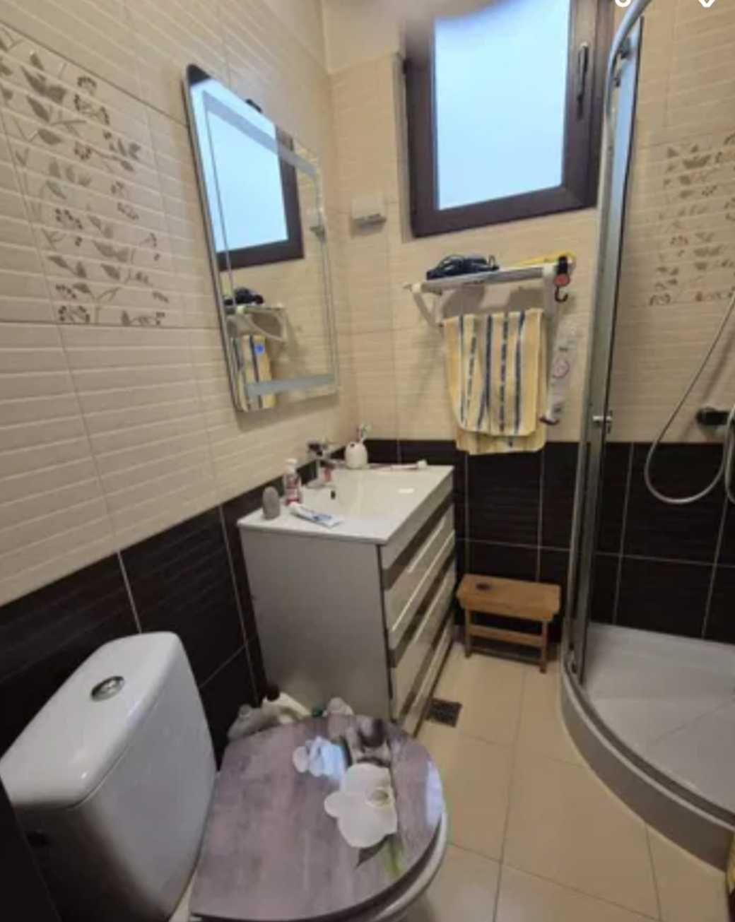 Ap3 cam Damaroaia 2 loc parcare incluse