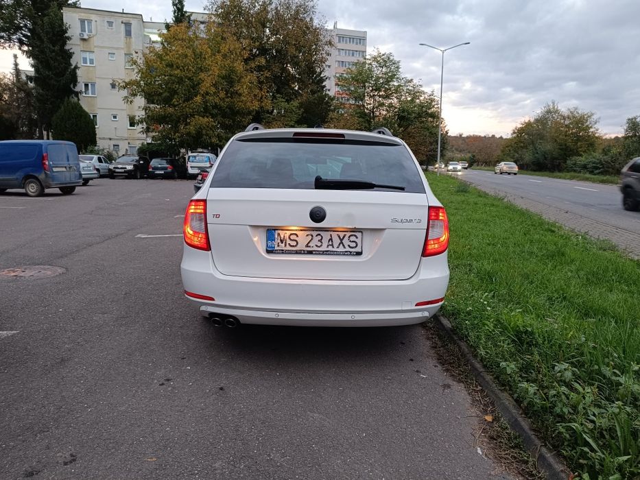 Vând Schimb Skoda Superb Automată An 2013