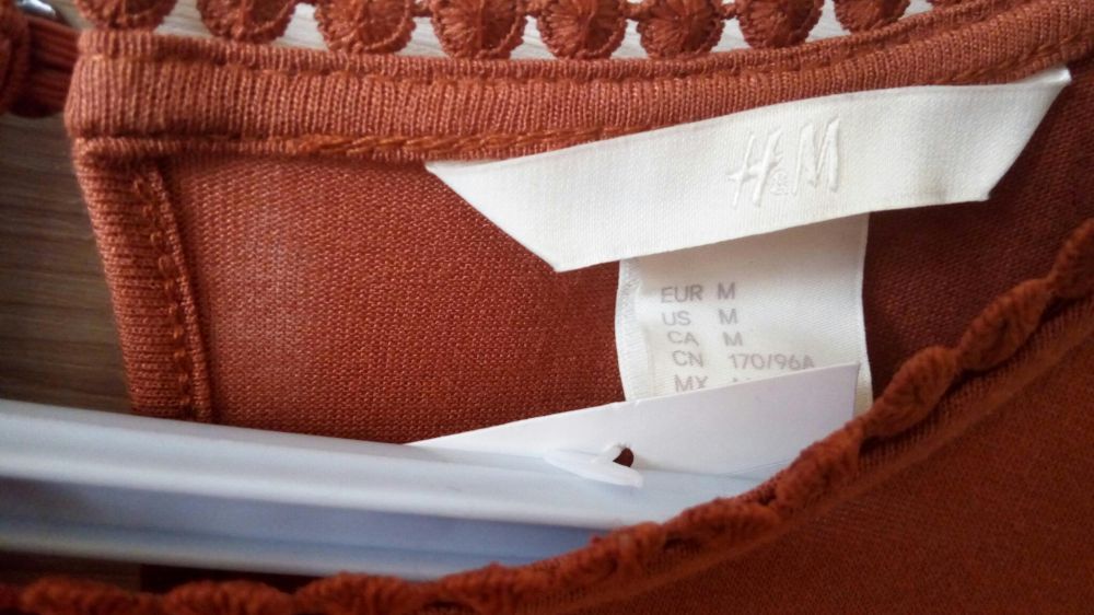 НОВИ с етикета рокля на HM САМО  с ПОДАРЪЦИ