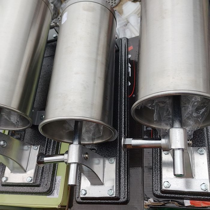 Mașina cârnați (Carnatar) orizontal de 3,4 și 5,5 kg Inox