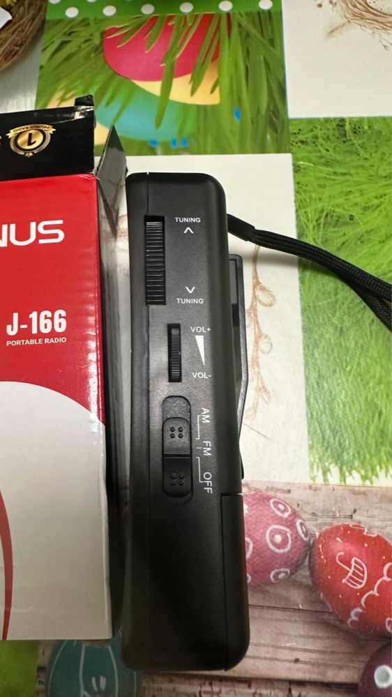 Mini radio portabil cu baterii nou nout