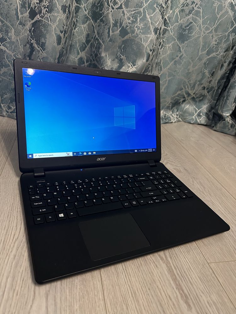 Laptop Acer Es1-531