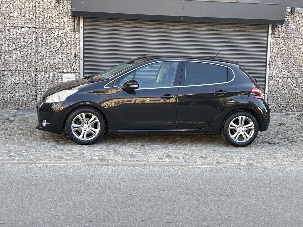 Peugeot 208 / 2012г. 124к.с. / 171000 километра