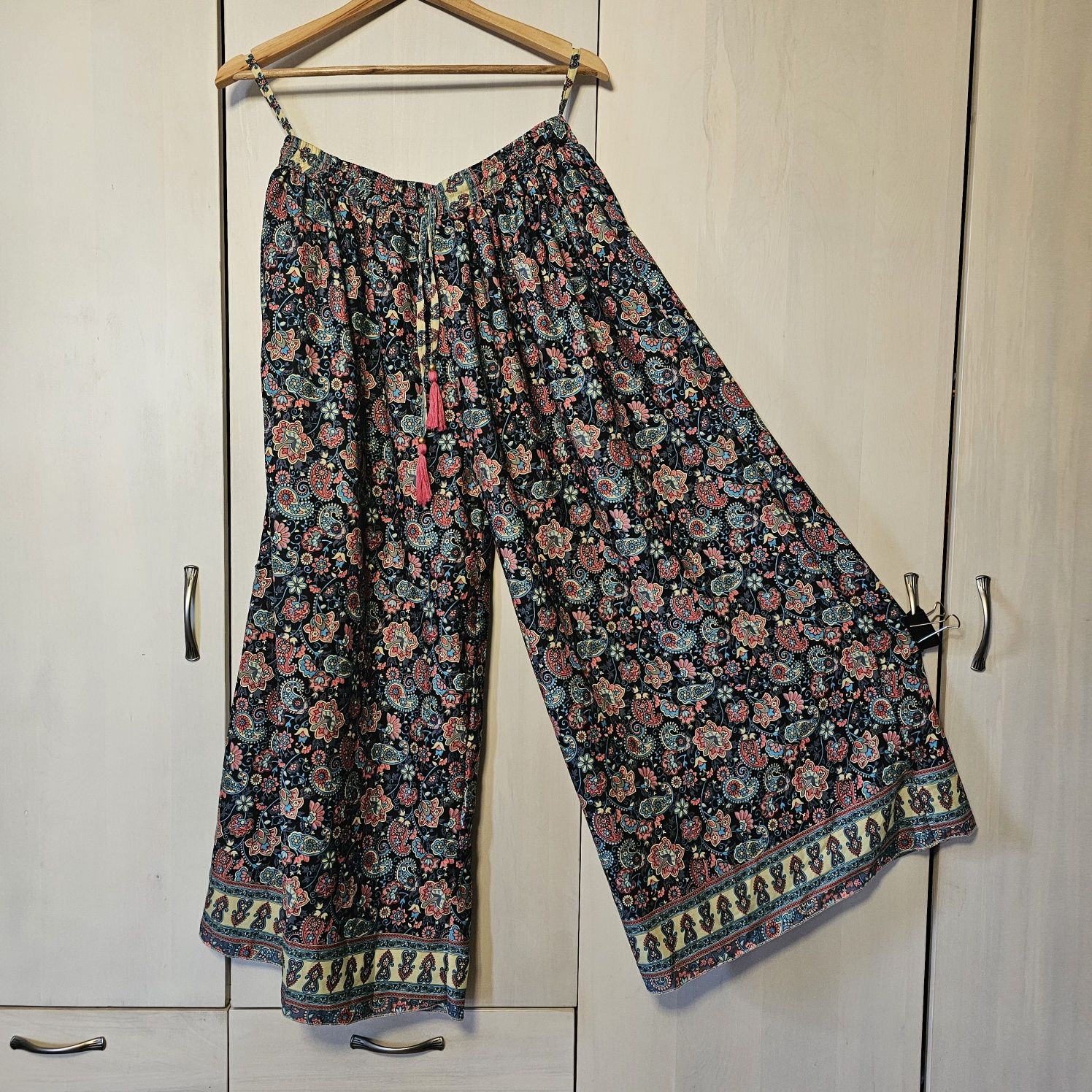 Pantaloni florali