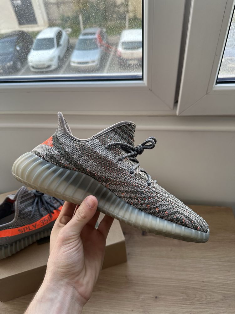 Adidasi Yeezy 350 Beluga