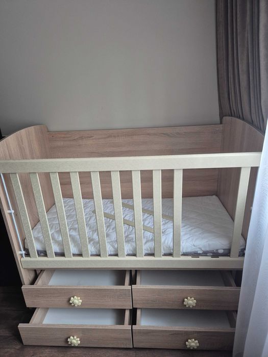 Бебешка кошара с чекмеджета