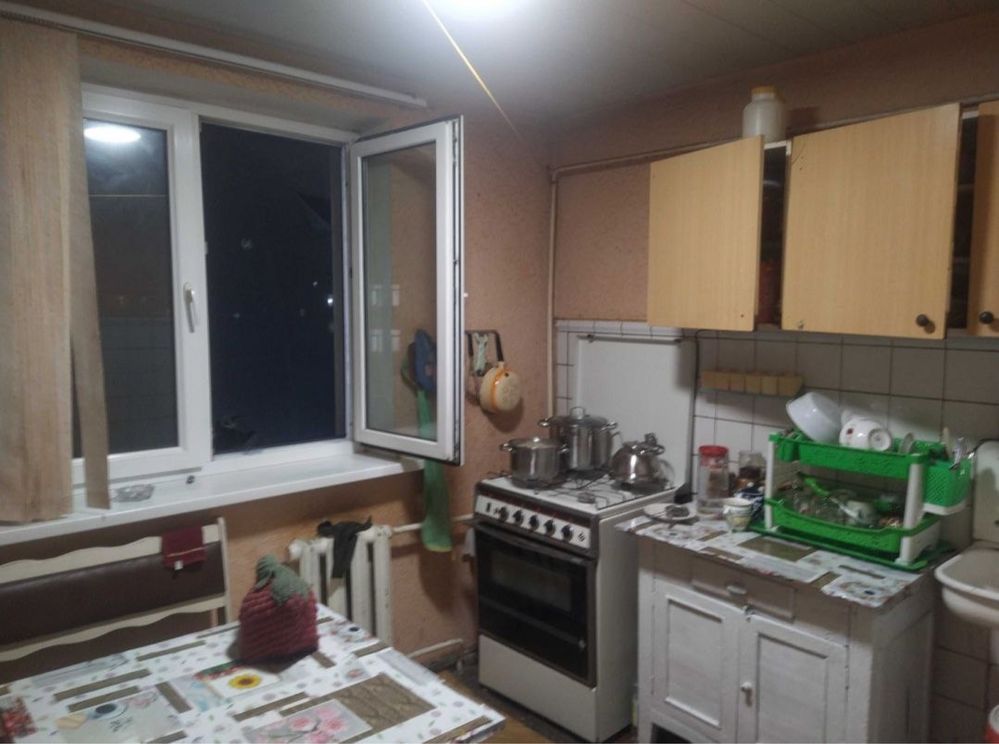 Чиланзар 23.  2 х комнатная квартира продаю Срочно
