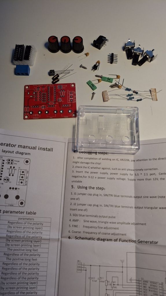 Generator de semnale analogice DIY XR2206