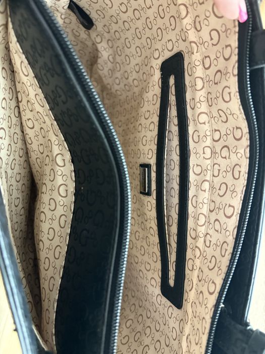 Черна чанта Guess оригинална