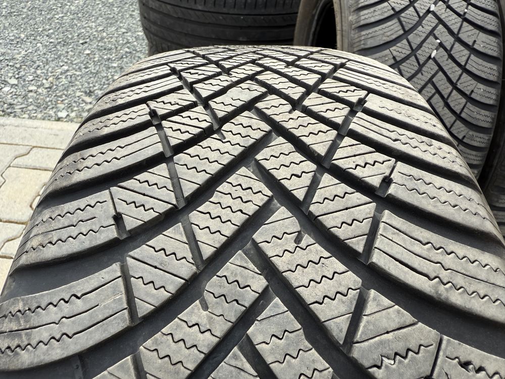 4бр. Зимни Гуми 205/55R/16 -HANKOOK- DOT:1922- 6,5мм.+6.2мм.