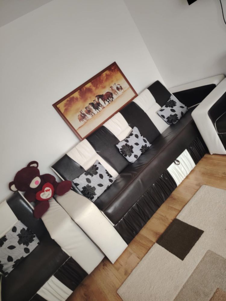 Vand canapea + 2 fotoli in stare foarte buna