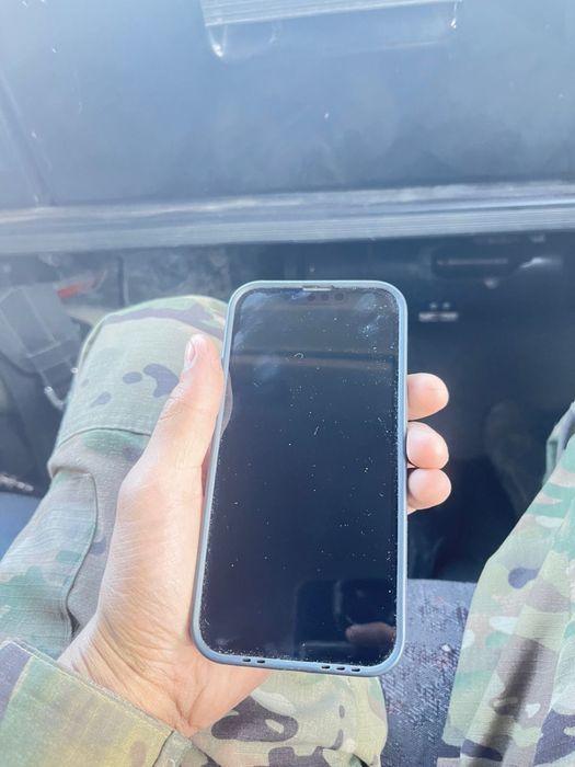 Iphone 13 почти новый