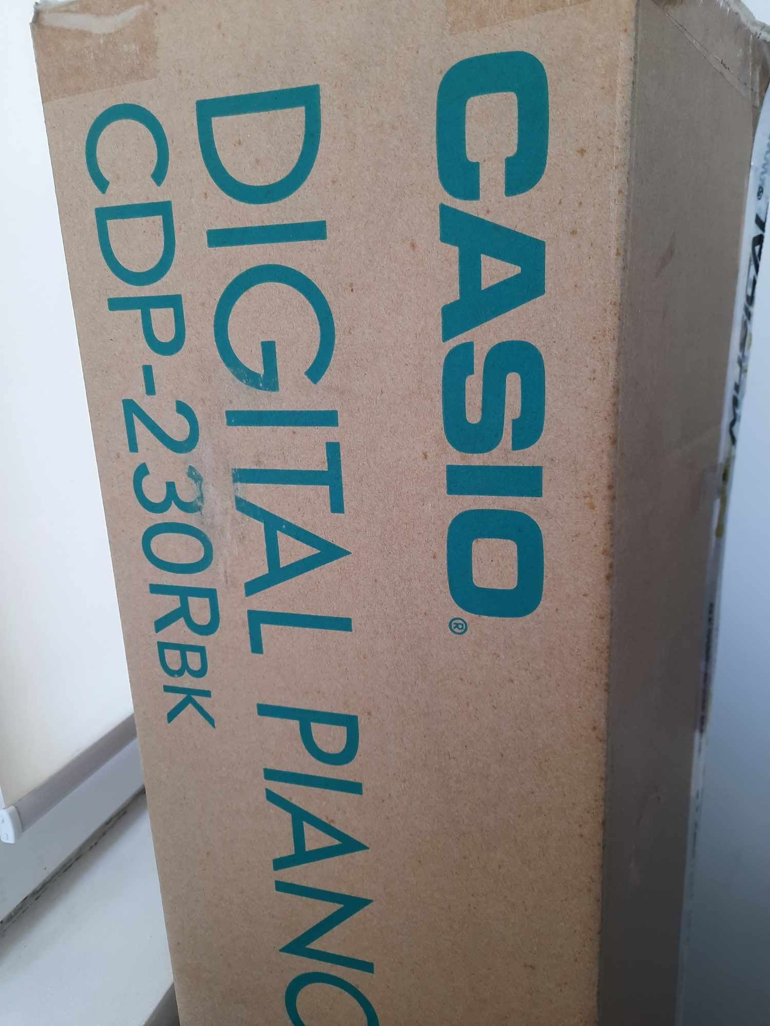 Vând pian digital Casio CDP-230R