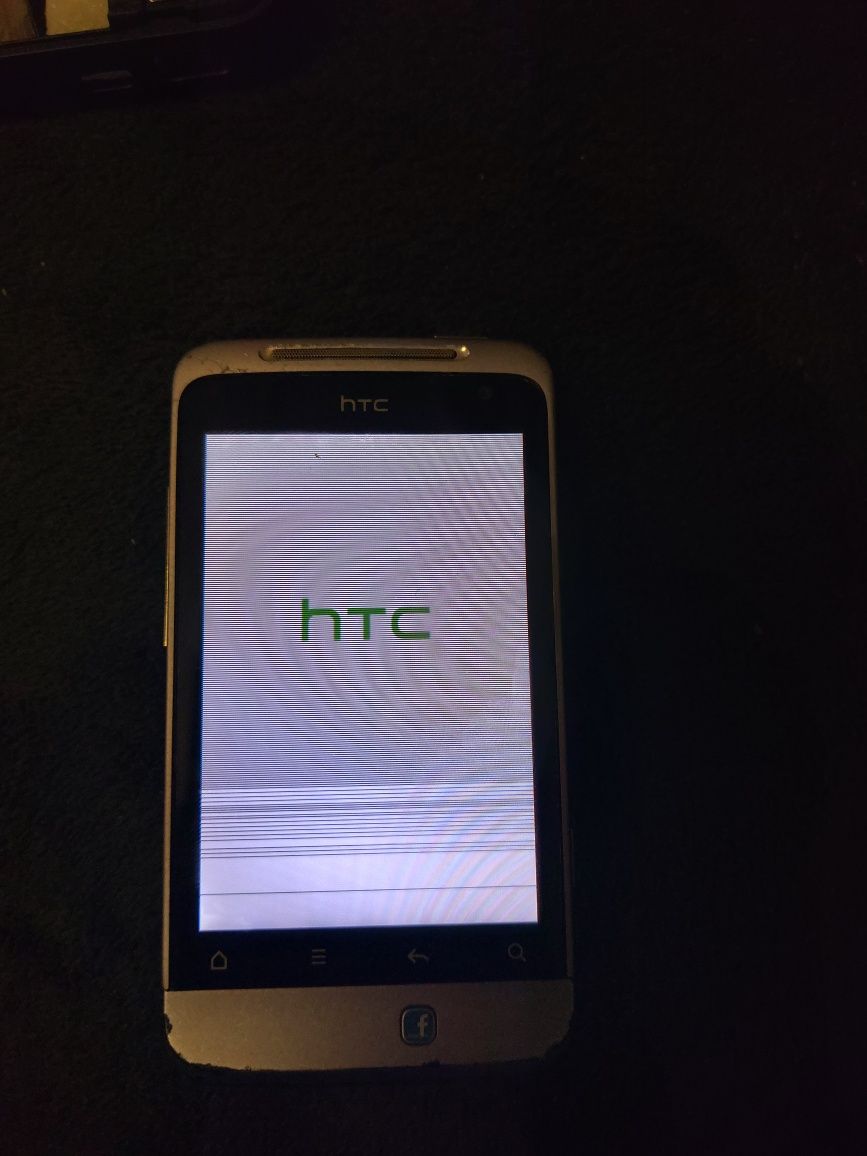 Telefoane vechi HTC salsa c510e și BlackBerry 8900