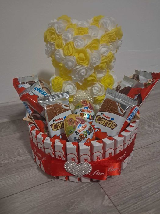 Buchete din trandafiri de sapun,aranjamente din dulciuri,etc