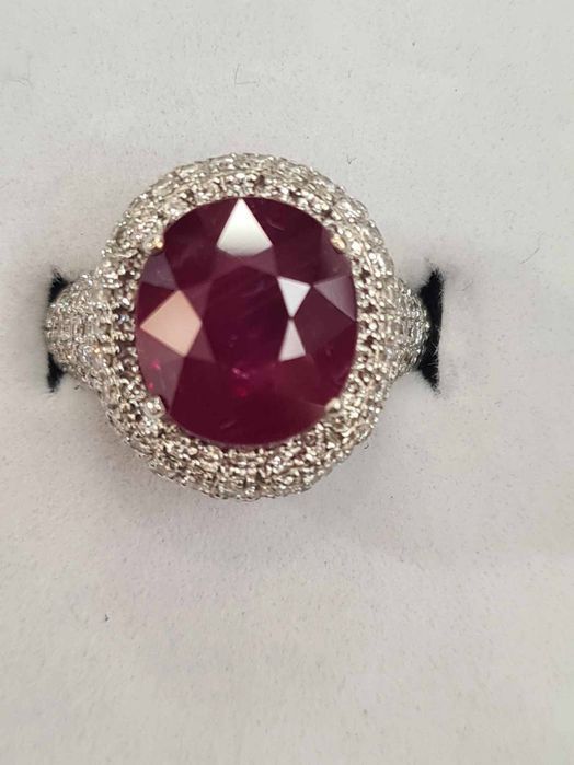 Inel din aur alb 18k cu rubin natural 8.00 ct. si diamante naturale