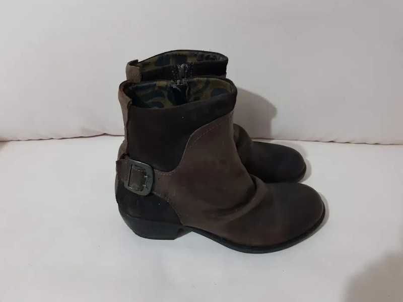 Ghete Fly London,marimea 40,piele,stare foarte buna