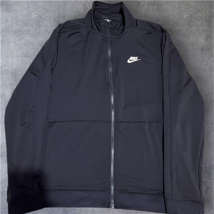 Оригинален мъжки спортен екип Nike, размер L, като нов!