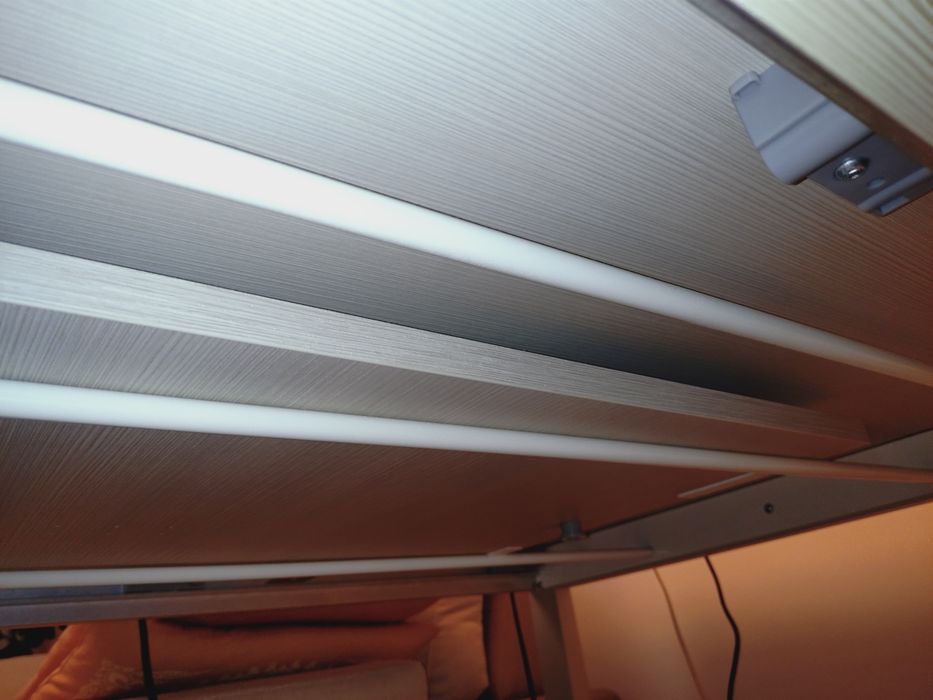 Masa 130x85x75 (Lxlxh) bej deschis + 4 scaune