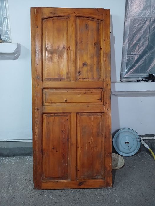 Двери деревянные 2шт.