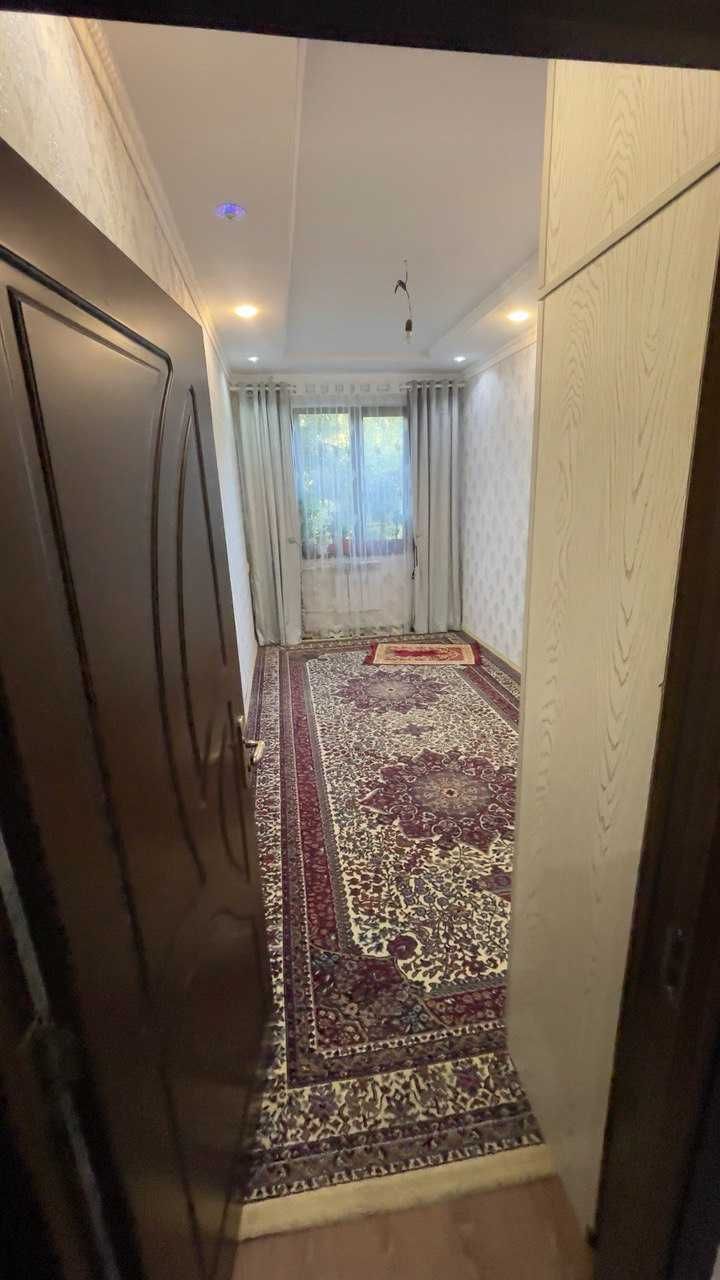 Продаётся 3-х комнатная квартира возле ринке Фархадского