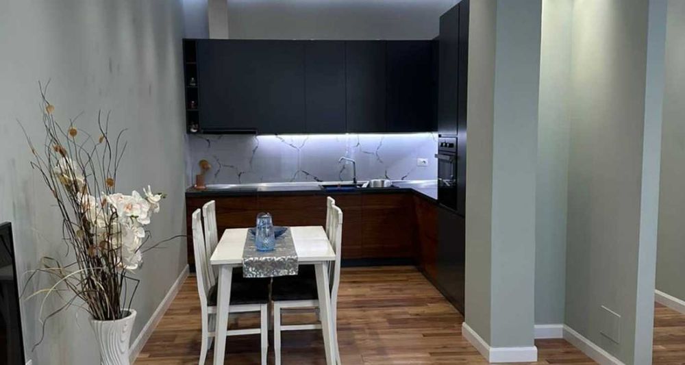 Продавам двустаен апартамент в Младост