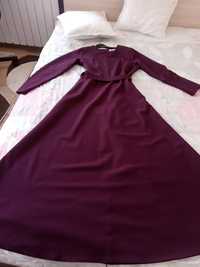 Дълга лилава рокля с дълъг ръкав