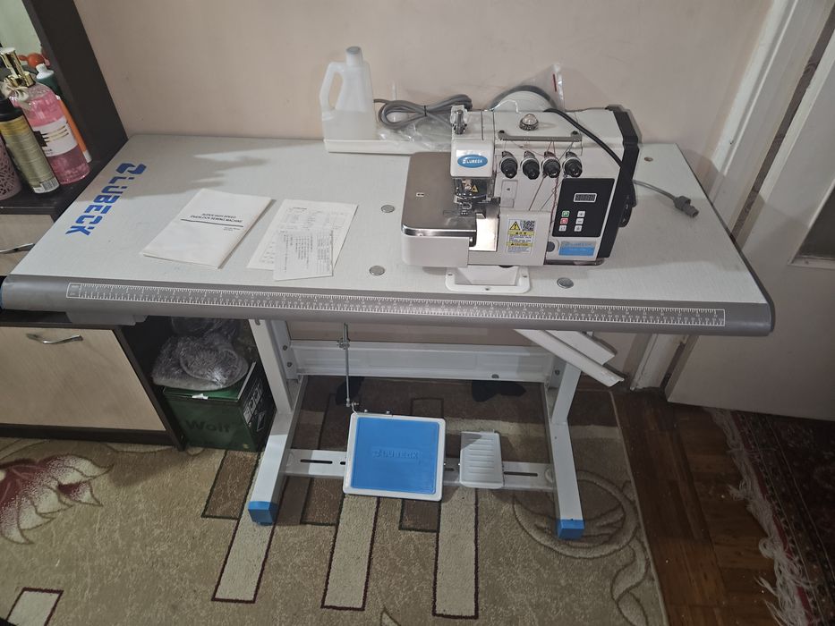 Продаётся оверлог новый