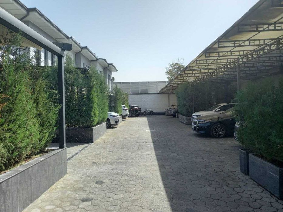 Продаётся стильный 2-этажный коттедж в коттеджном городке “Один”