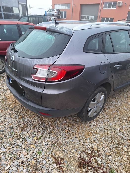 Продавам Renault megane 3 2011 1.5 dci