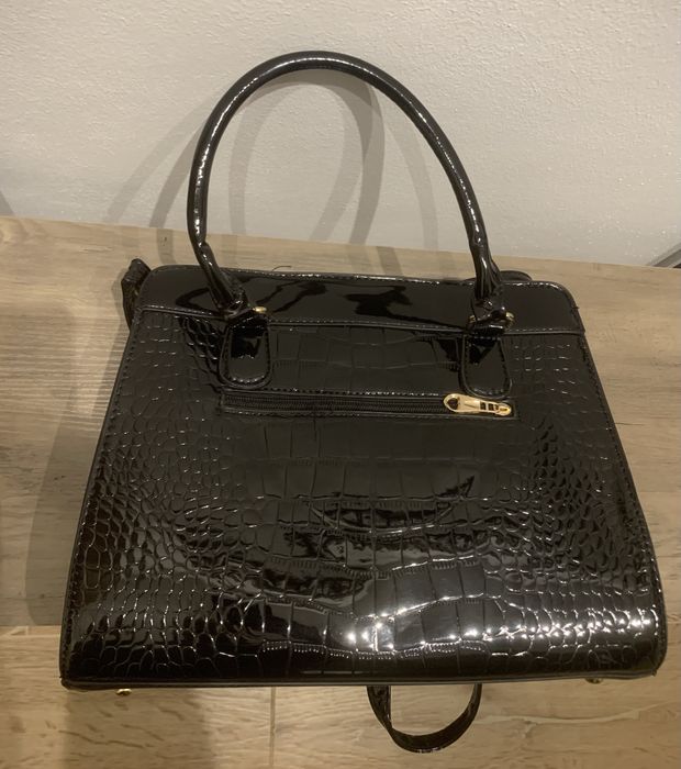 Vând Genti de damā