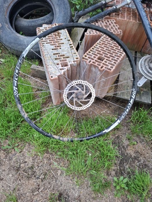 Se vand piese de bicicleta