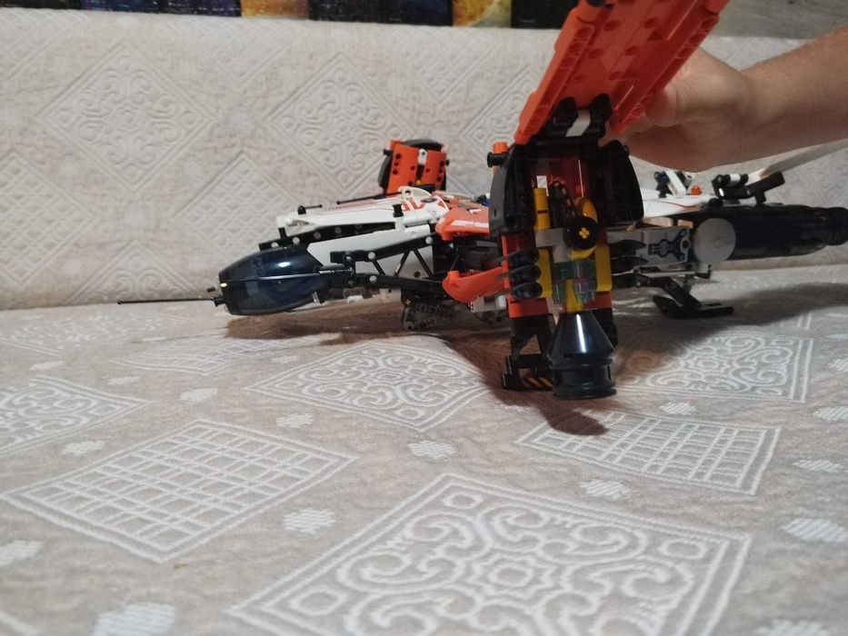 Lego navetă spațială 42181