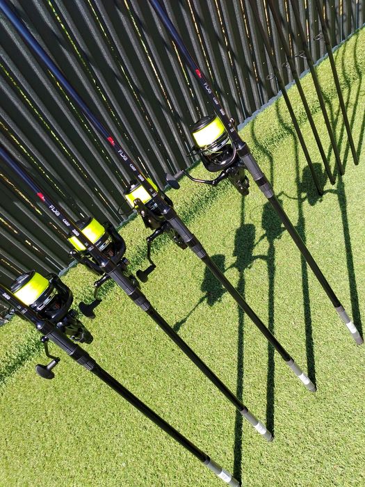 SET 4 Lansete Flx 8 CARP 3.90m,2 tronsoane + 4 Mulinet