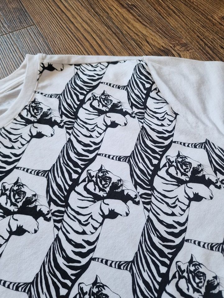 Страхотна мъжка тениска VERSACE JEANS размер XL