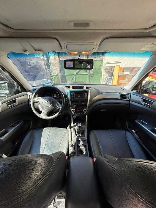 Subaru Forester 2.0 AWD Exclusive – Keyless, GPS, dublu climatronic