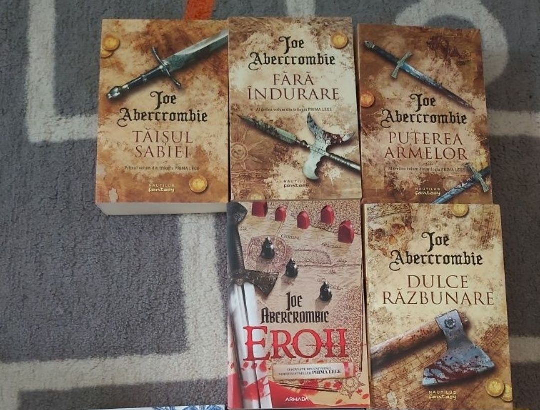 Vand set Joe Abercrombie, carti noi