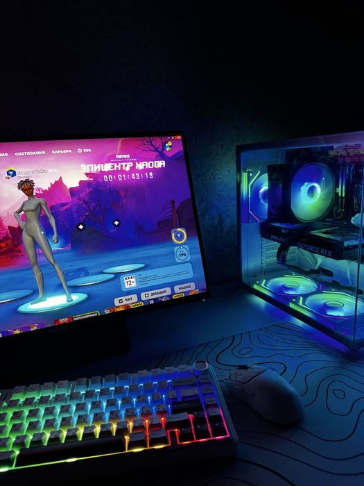 Компьютер с клавой и мышкой