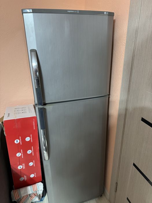 Продам холодильник LG
