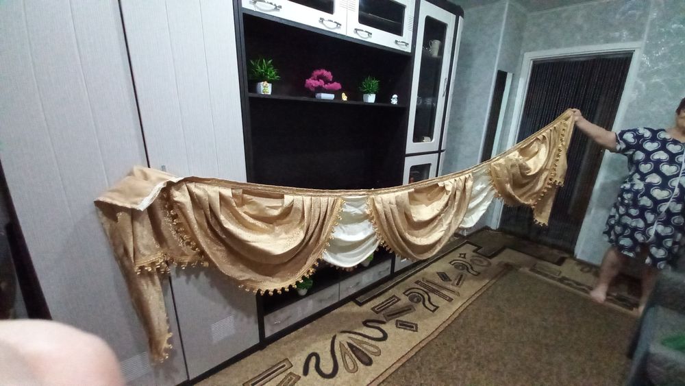 Отдам ламбрикен 3 метра.