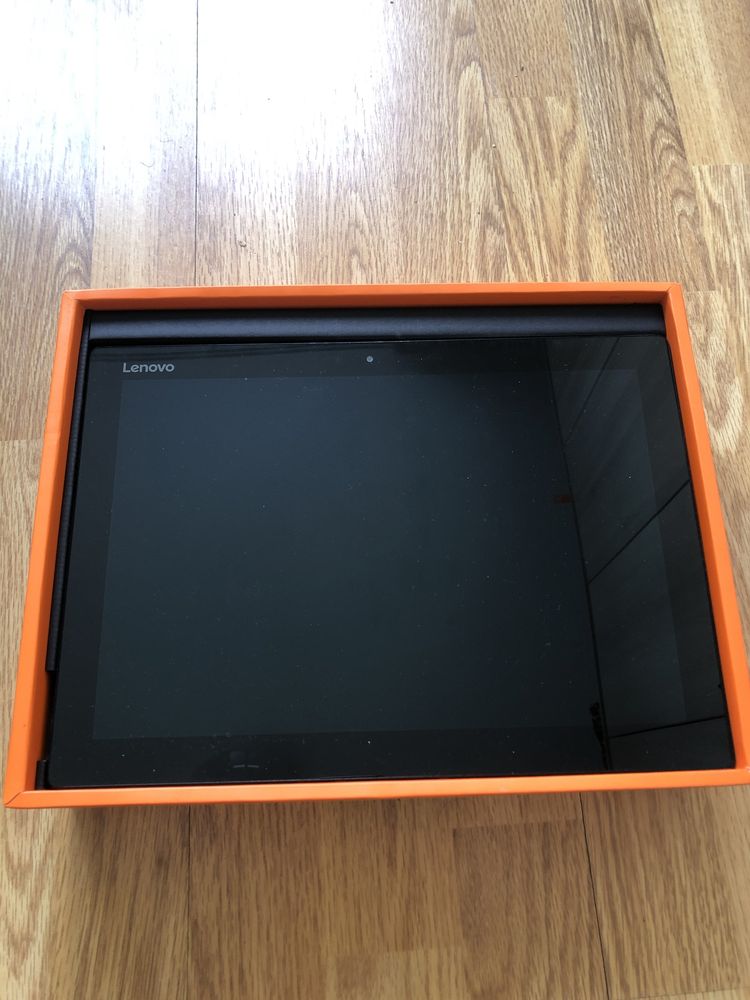 Laptop/Tabletă Lenovo 2in1 Miix 710