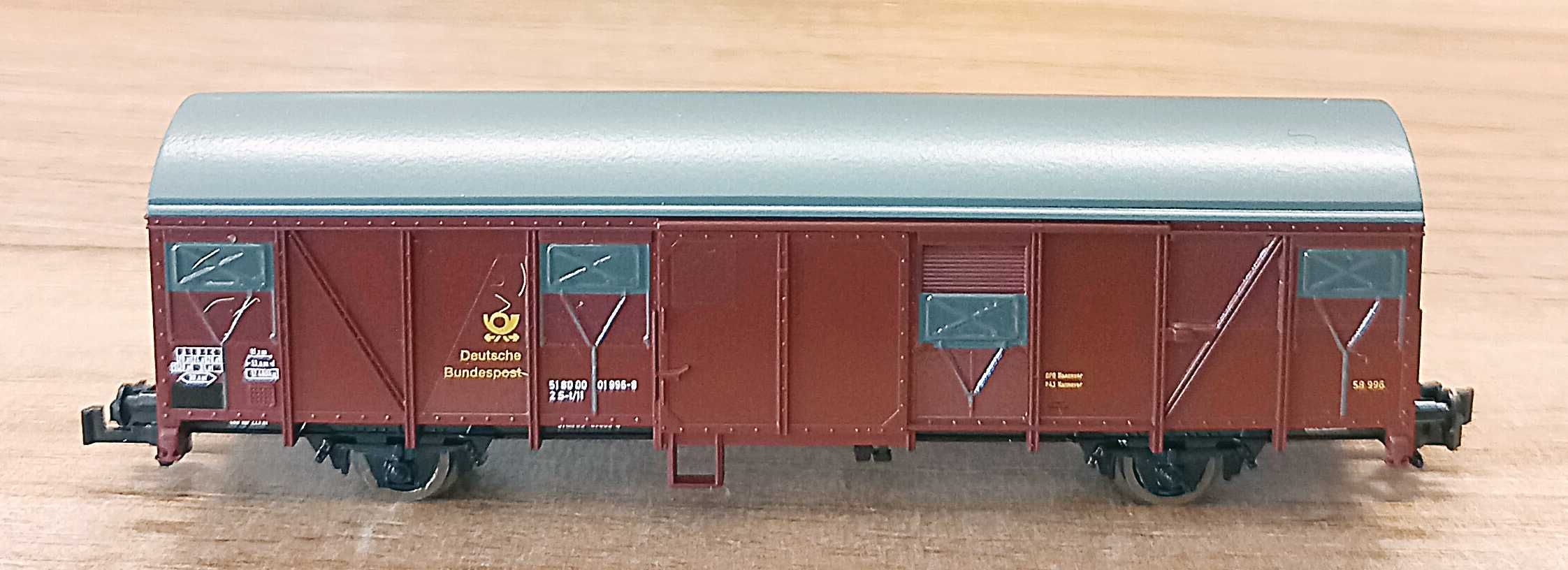 Вагони на Fleischmann 831513 - N - DB - Post - червен - чисто новиPiko