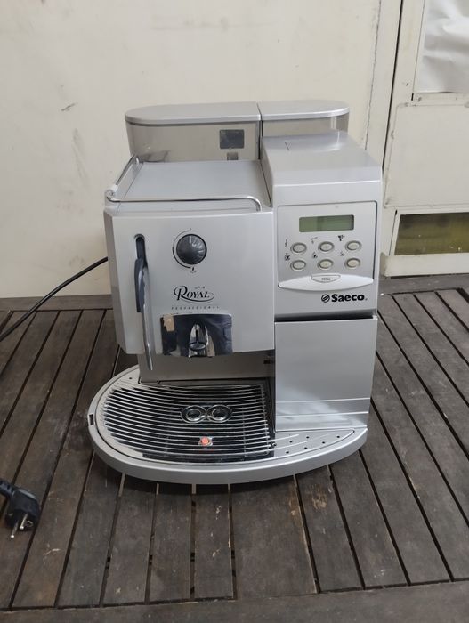 Продавам saeco Royal