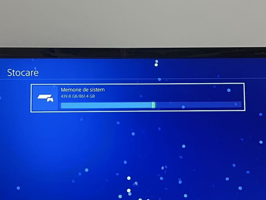 PS4 Pro 1TB + 3 controllere + stație încărcare + 7 jocuri