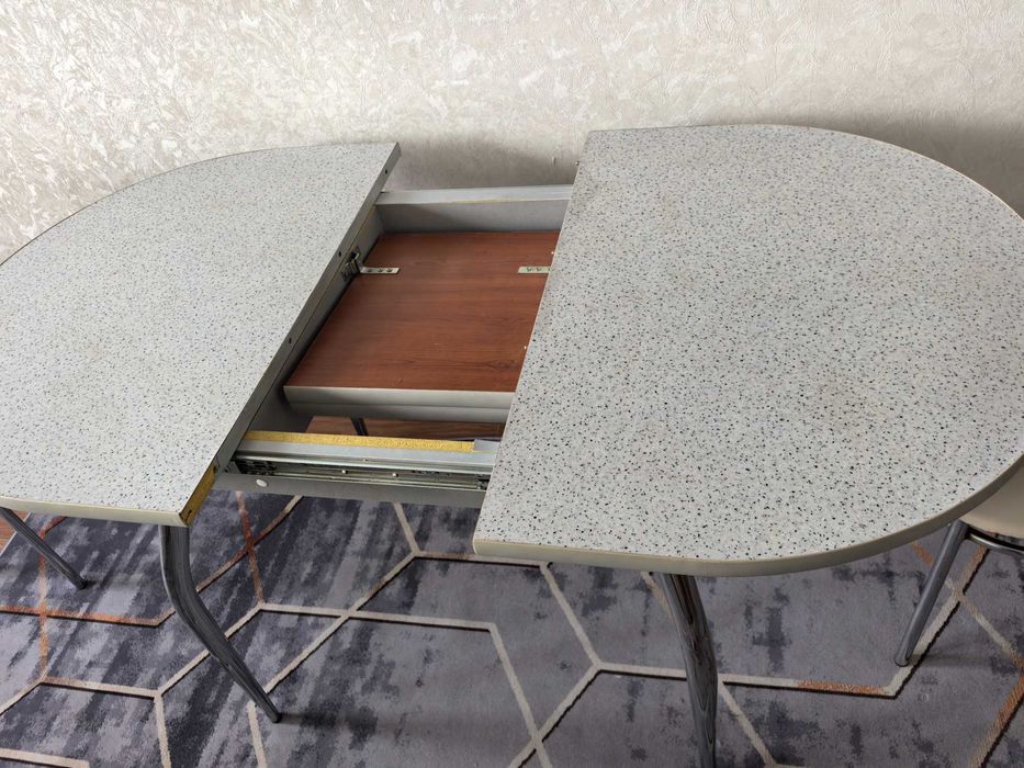 Продам стол со стульями