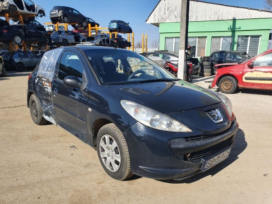 Dezmembrez Peugeot 206+ motor 1.4 HDI  68cp 8HR cutie de viteze panoramic plafon bara dezmembrari
