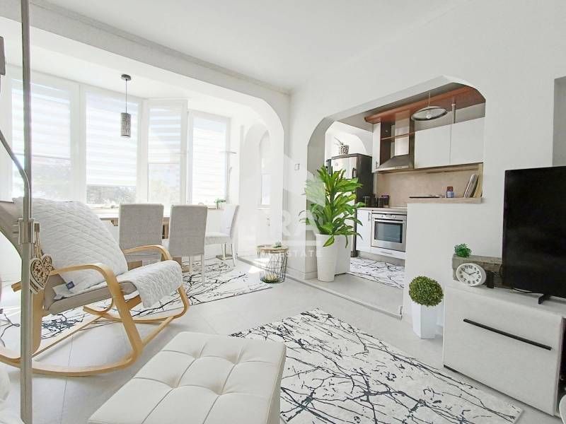 Тристаен обзаведен апартамент след основен ремонт в жк Чайка гр. Варна