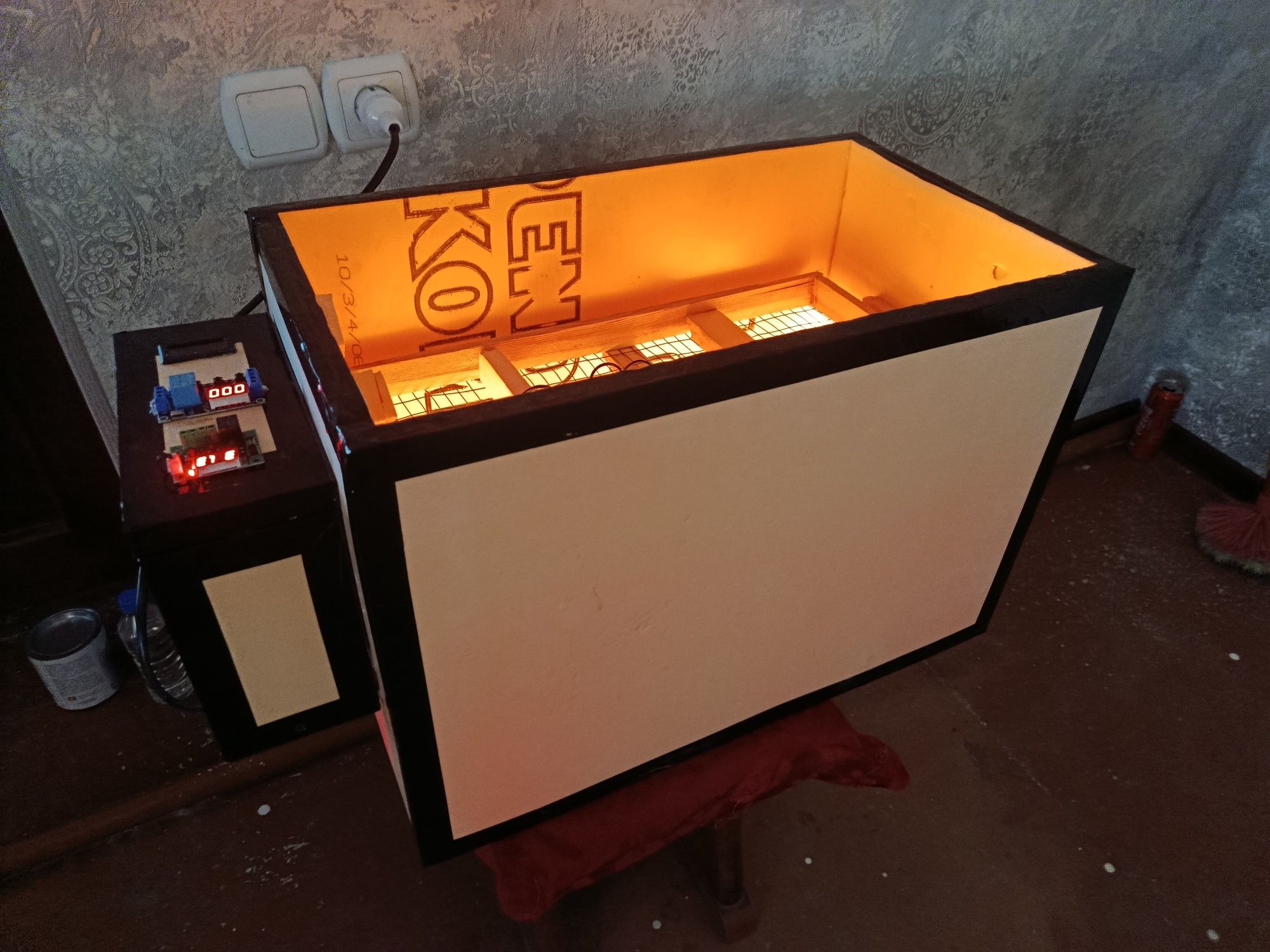 INKUBATOR 100 tali avtamat