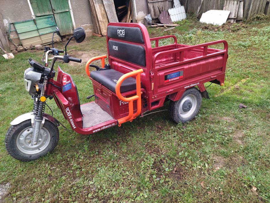 Vând triciclu electric